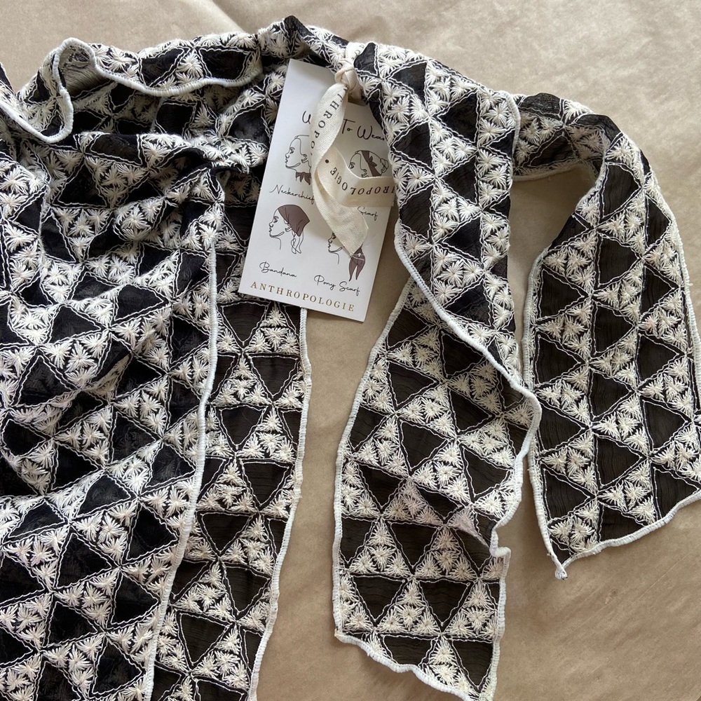 Patterned Triangle Hair Scarf - Picture 2 of 3